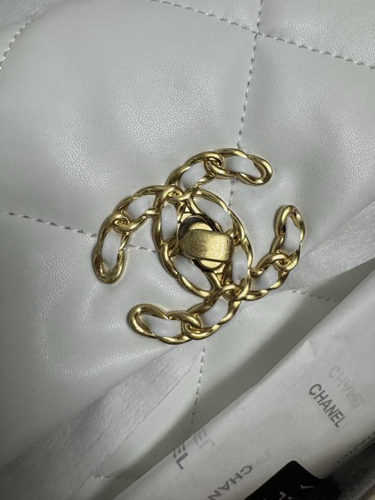 Сумка Chanel 19 размер