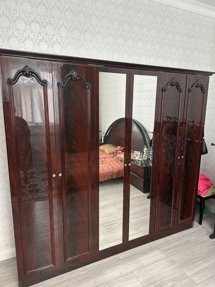 Продается Спальный гарнитур