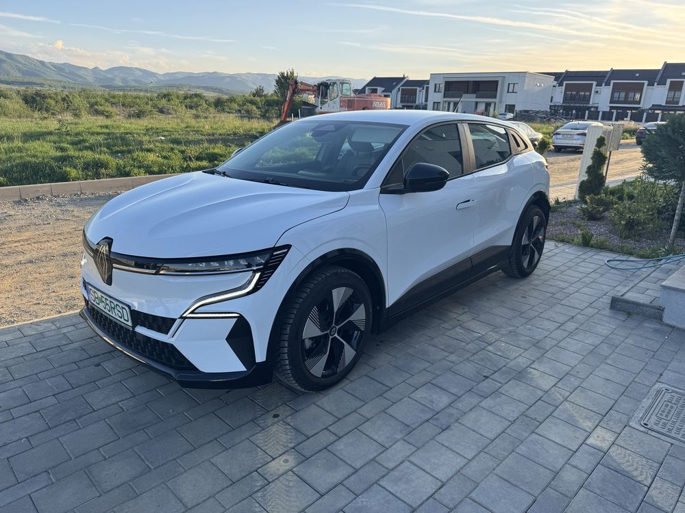 Renault megane E-tech ev40 standard charge