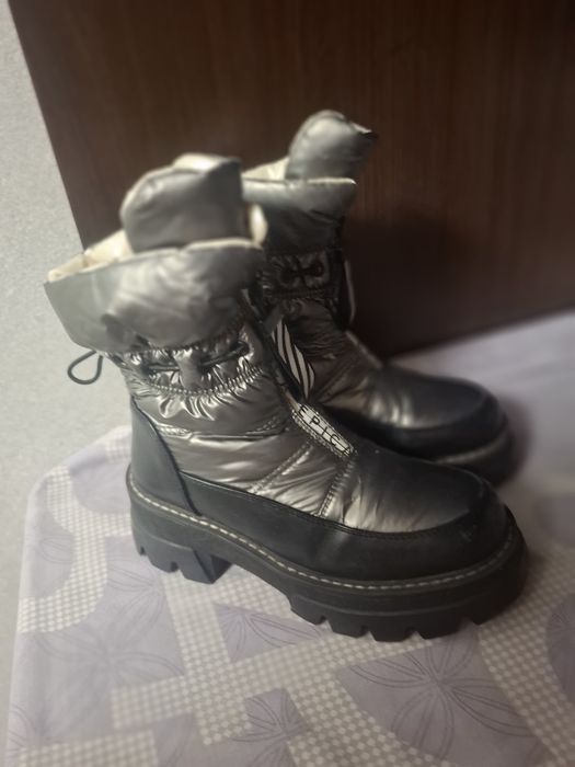 Дутики зимние для девочки 33 р