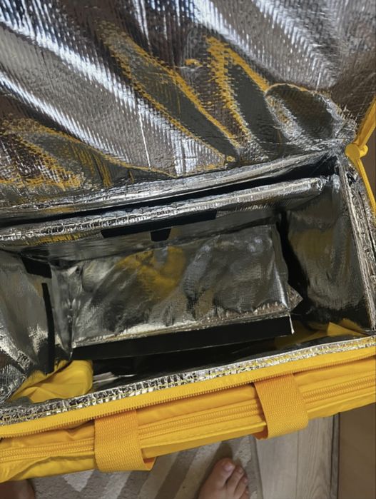 Geanta glovo folosita o saptamana ! Nou nouta