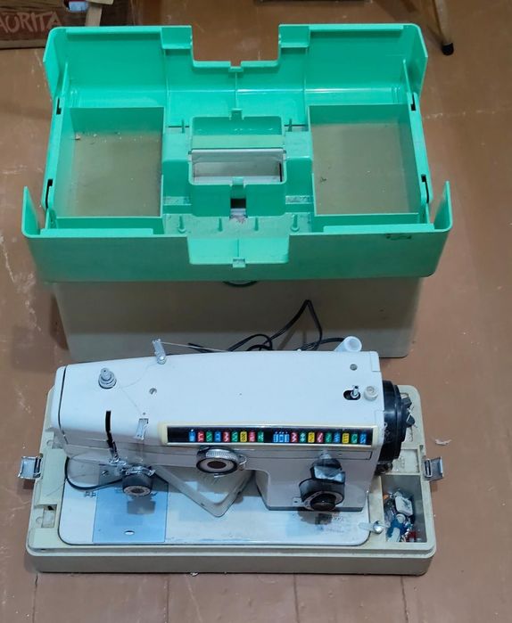 Продам швейную машинку