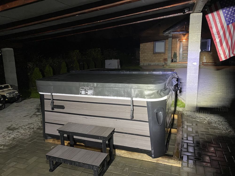 Jacuzzi Ewerest pentru exterior