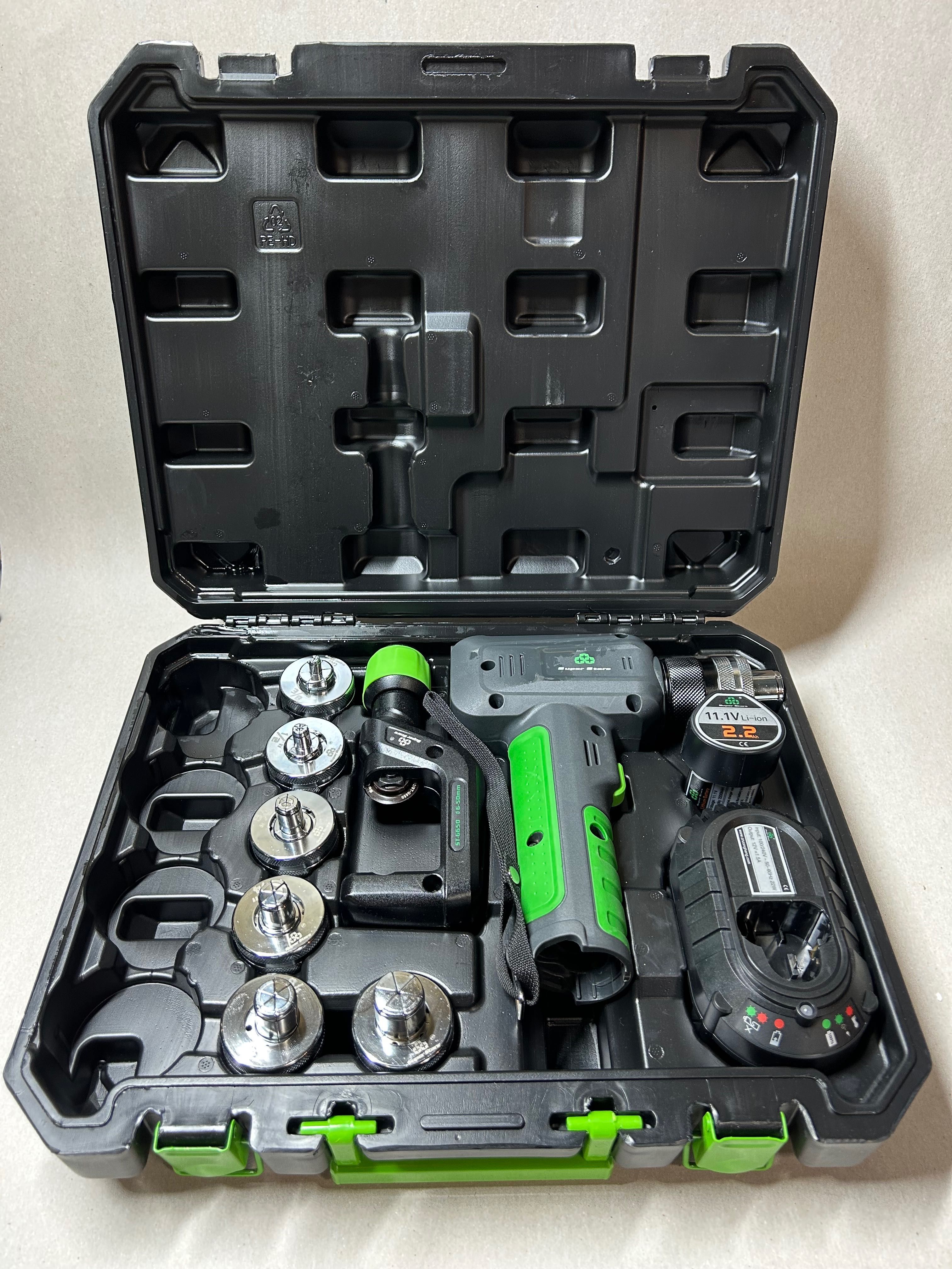 Expansor pentru țevi de cupru la baterie ST E300A