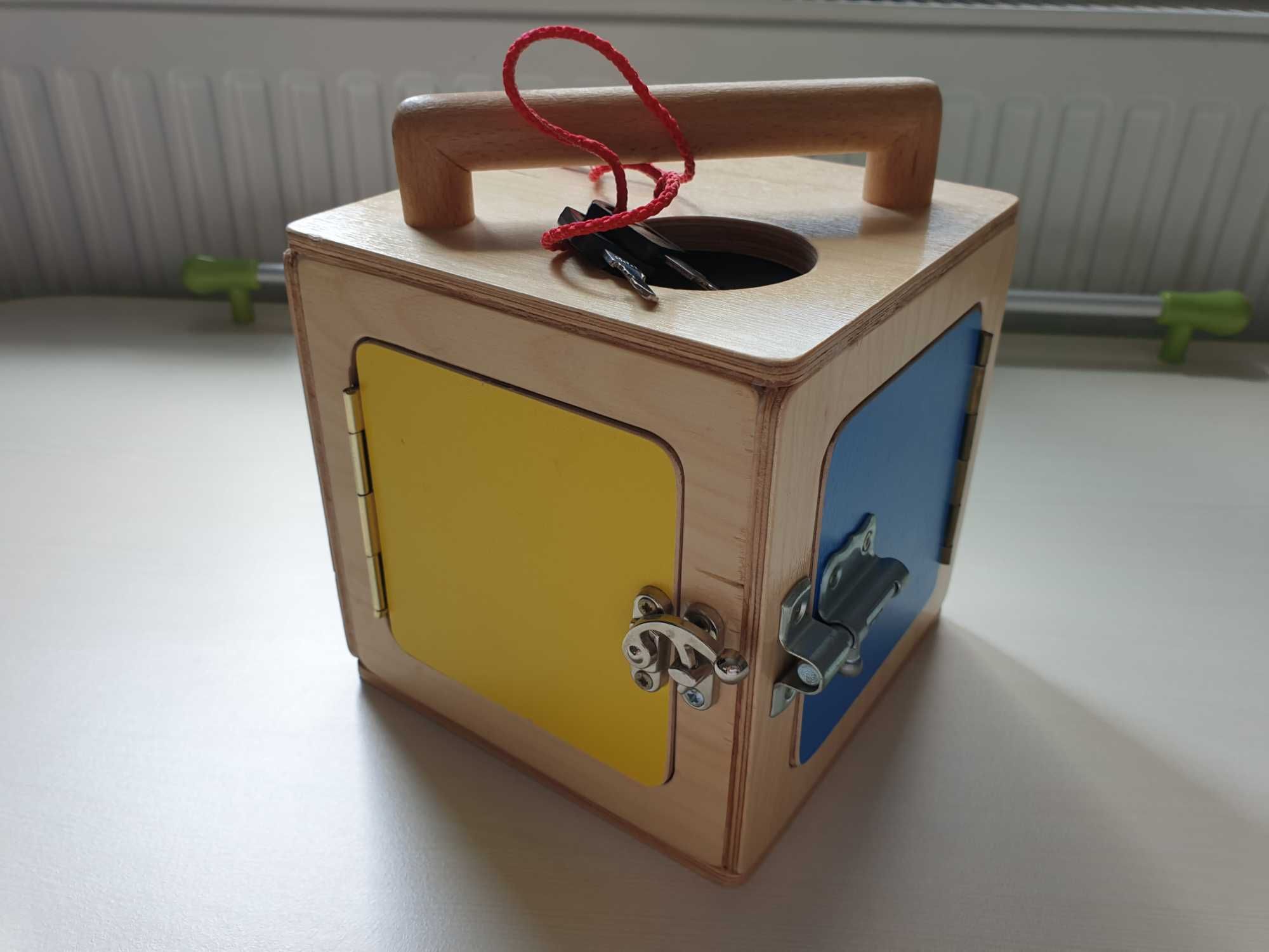 Cutie Montessori lemn cu incuietori Cutia permanentei Incuie descuie