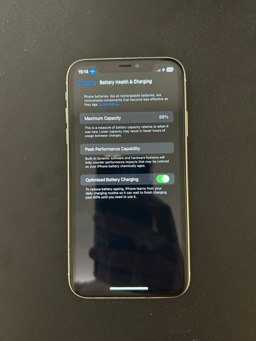Iphone 11 бял ЗА ЧАСТИ