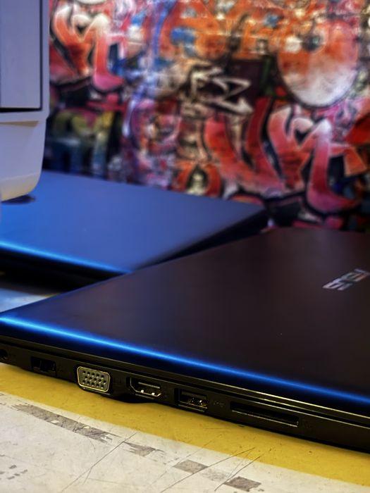 vand laptop ASUS VivoBook R417M