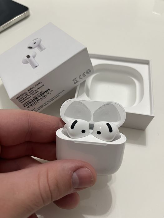 Airpods 4 (ANC) putin folosite!