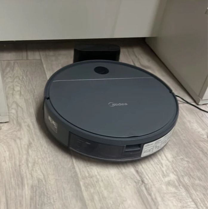 Продам робот пылесос