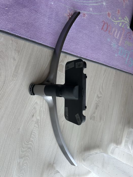 Продавам оригинална стойка за LG TV 49’