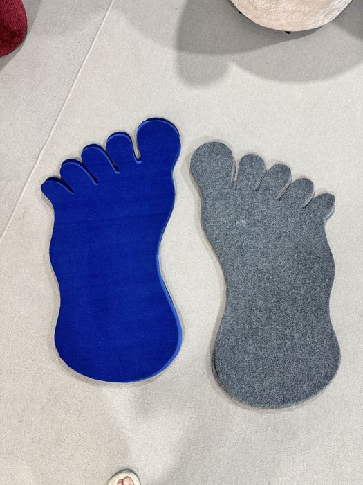 Коврики в виде ноги