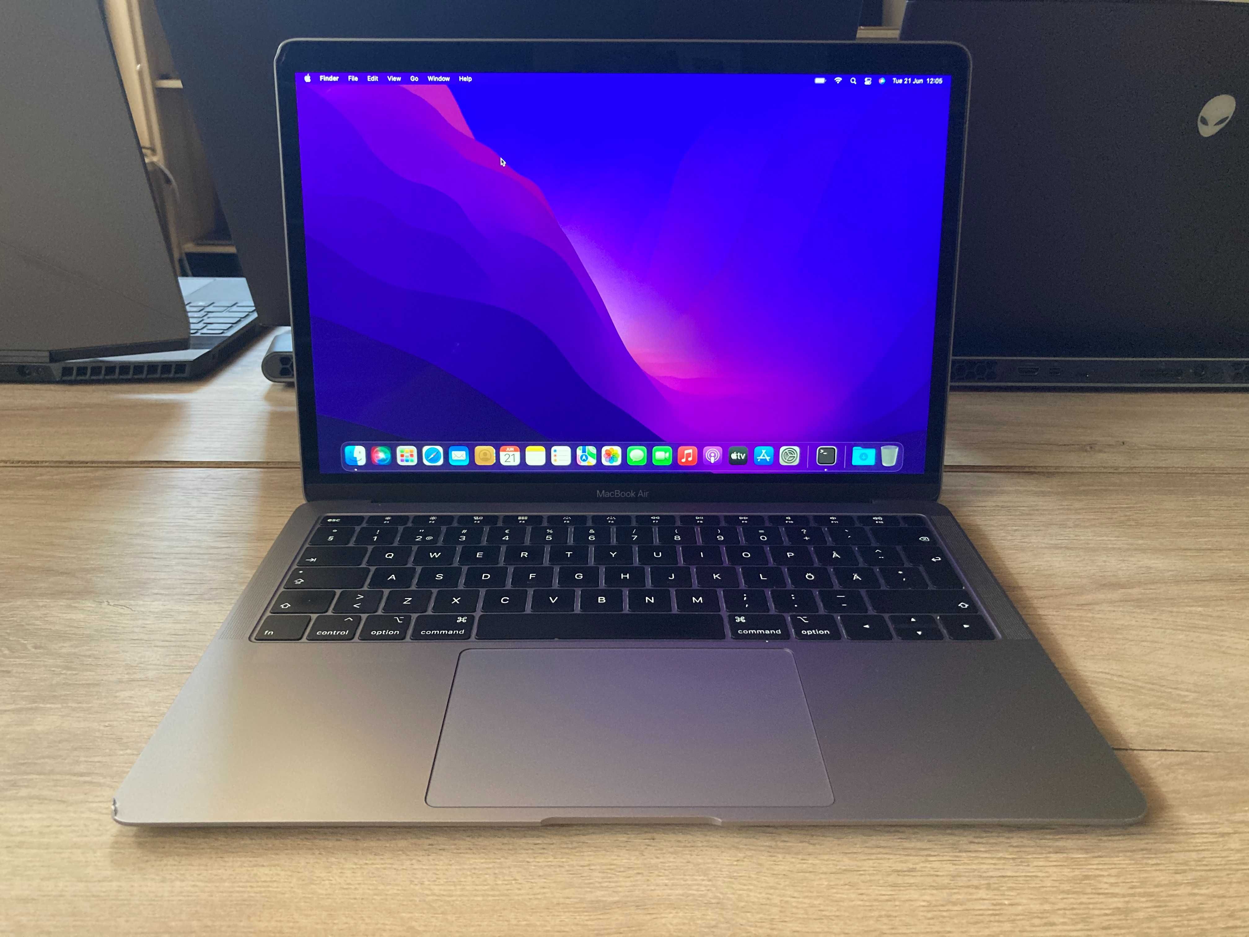 Лаптоп Apple Macbook AIR 13 2018 I5 16GB 256GB SSD с гаранция A1932