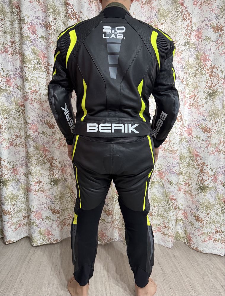 Berik Zakura 56 Costum moto 2 piese