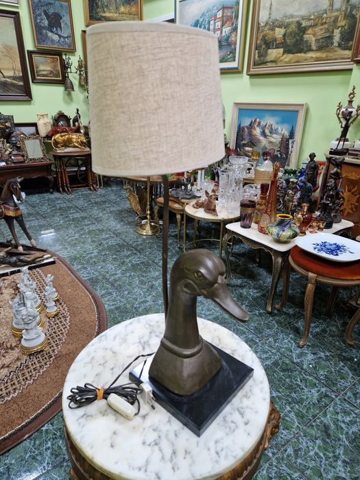 Уникална антикварна дизайнерска фигурална настолна лампа