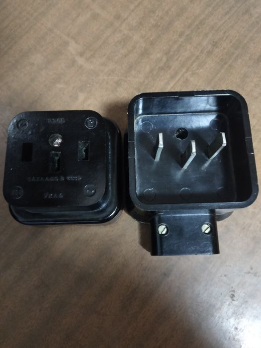 Продается розетка вилка 220в