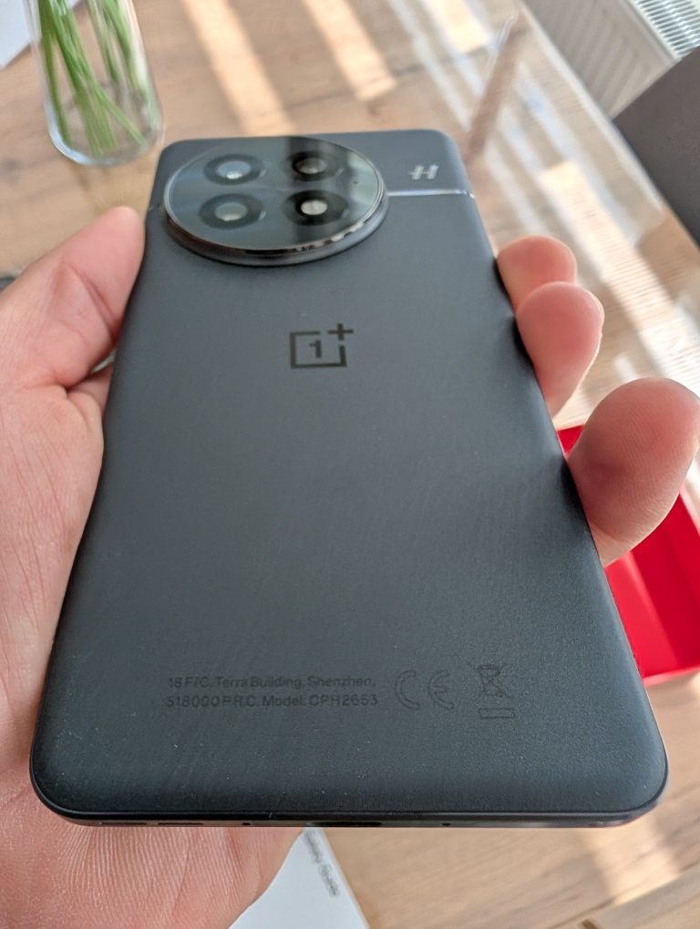 OnePlus 13 Black Eclipse 16/512GB в гаранция