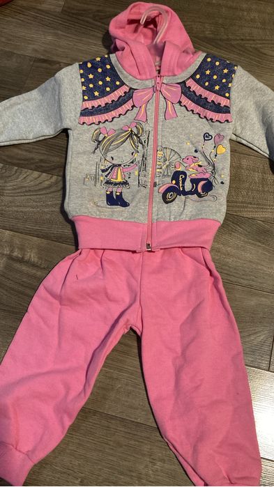 Продам детские костюмы. Недорого.