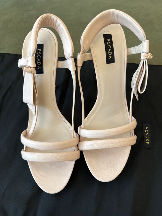 Sandale noi Escada