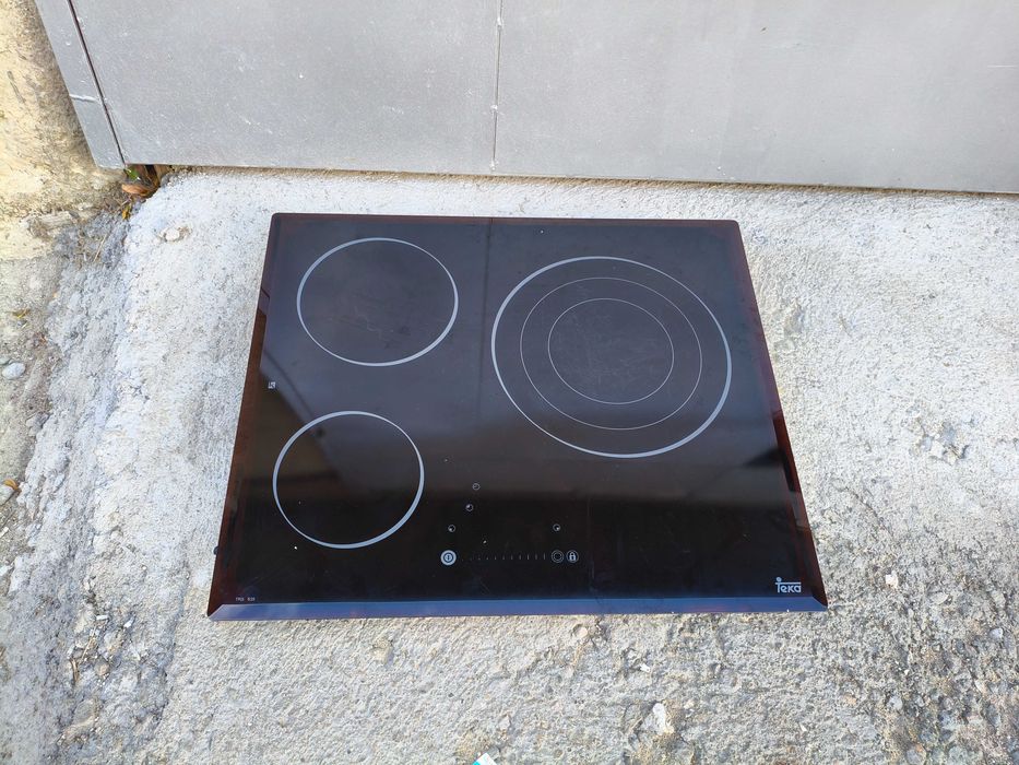 Стъклокерамичен плот за вграждане "TEKA" TRS 635 с три зони,черен