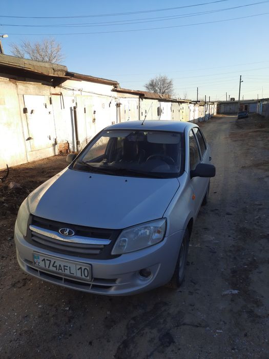 Лада Гранта 2013 года