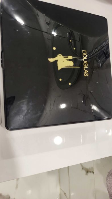 Палитра сенки,ружове,хайлайтър,червила Douglas 20лв