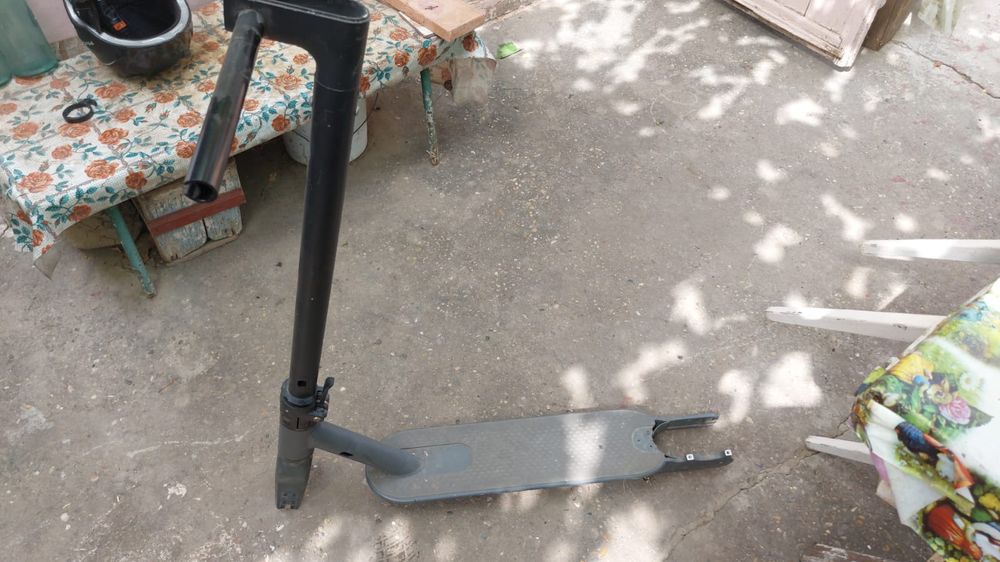 Vând cadru trotineta Xiaomi perfect funtional