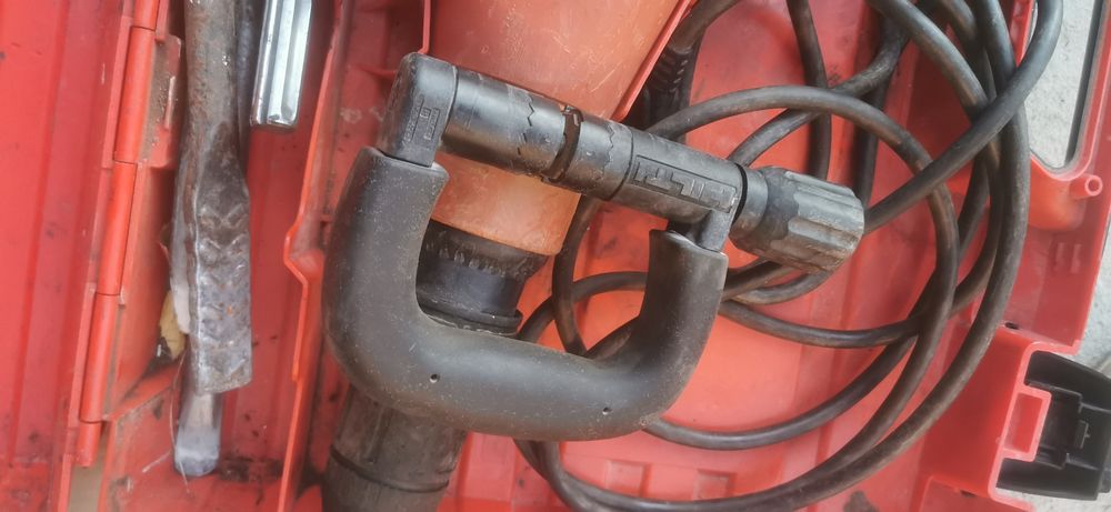 Къртач HIlTI TE 700-AVR SDS Max