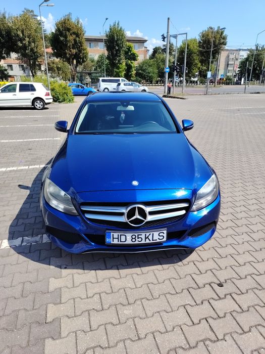 Vând Mercedes c200