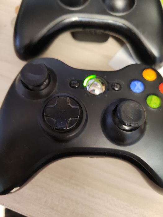 Xbox 360 slim + kinekt + игри