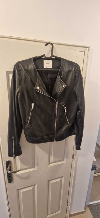 Черно кожено яке Mango