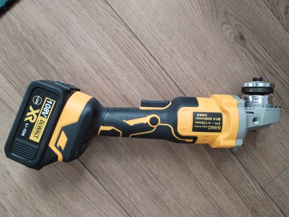 Акумулаторни машини 4 в 1 винтоверт гайковерт перфоратор ъглошлайф