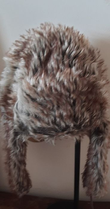 Căciulă din blana artificiala