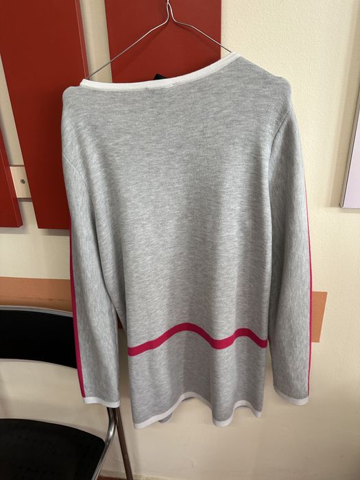 Cardigan este ca nou perfect pentru peimavara si toamna