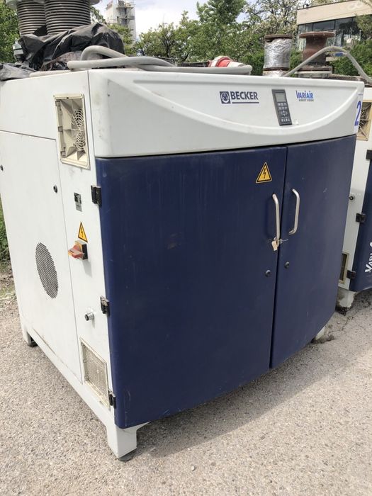 Винтова вакуум помпа Becker