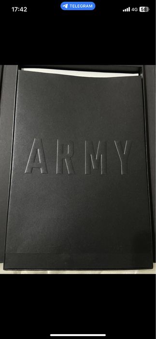 Журнал Bts с их фотографиями и интервью на корейском языке