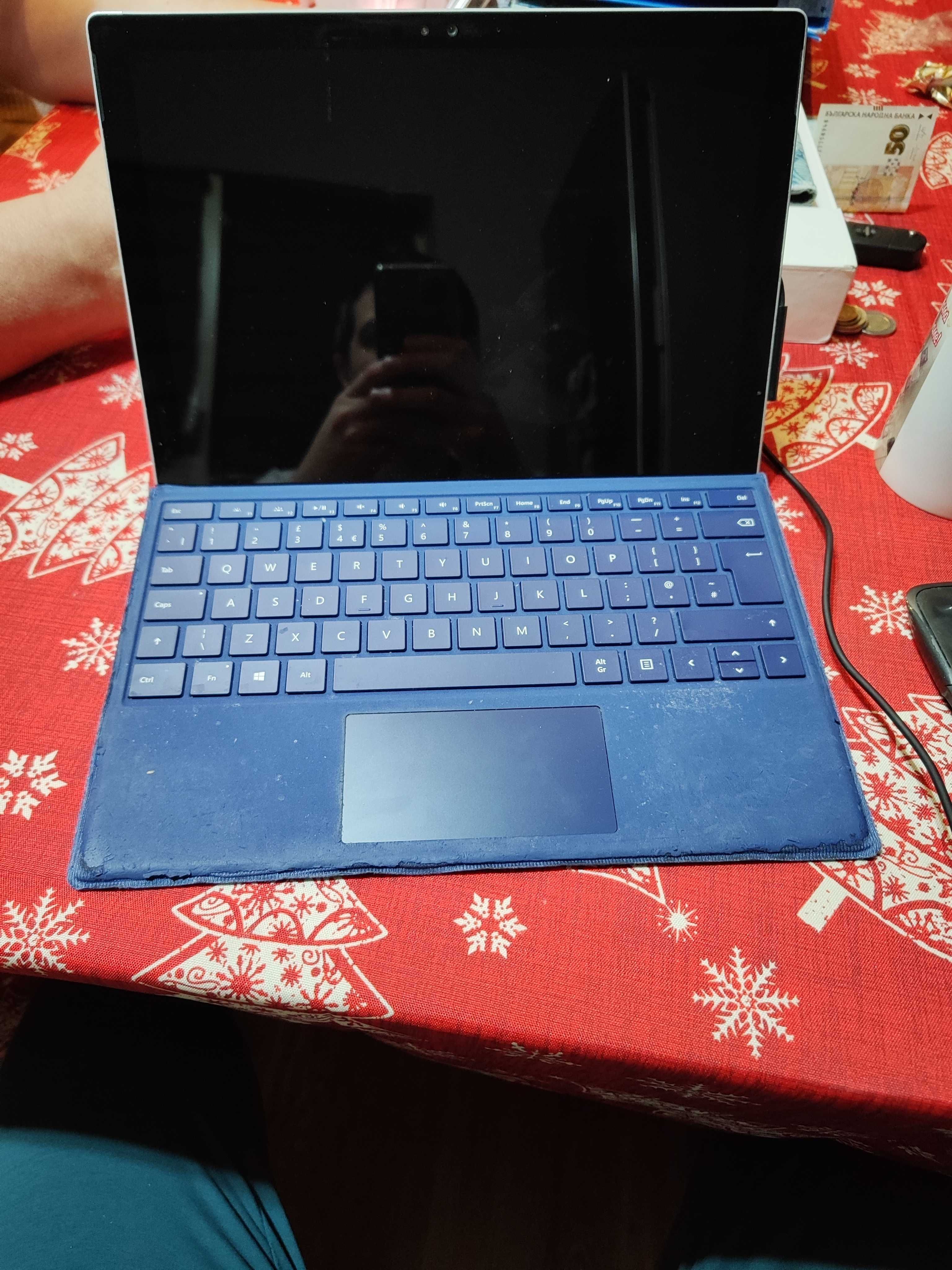 Продавам Microsoft Surface Pro 4