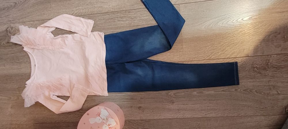 2 loturi hăinuțe fetițe, 4-5/6 ani; 50 ron/ lot