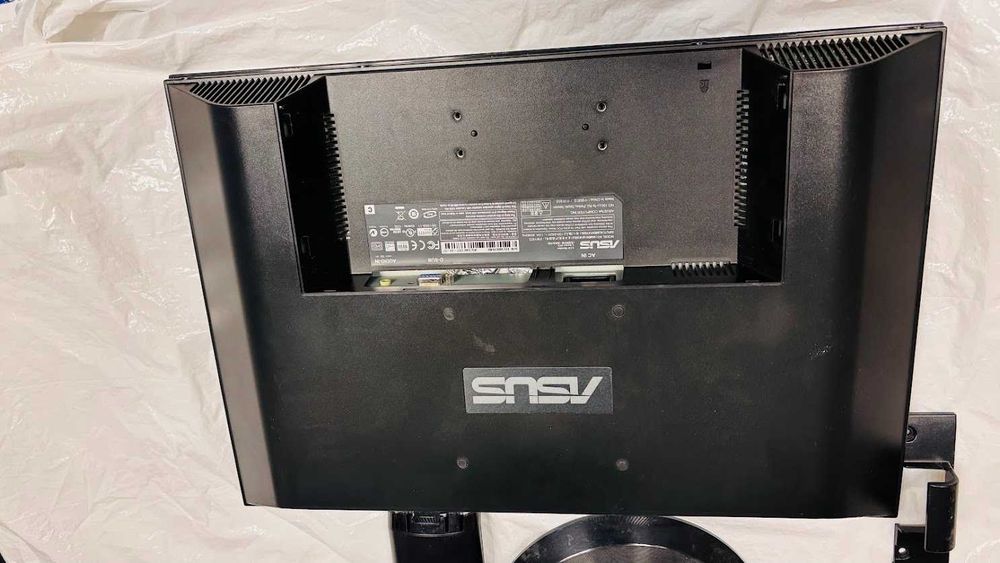 Монитор Asus 19" употребяван