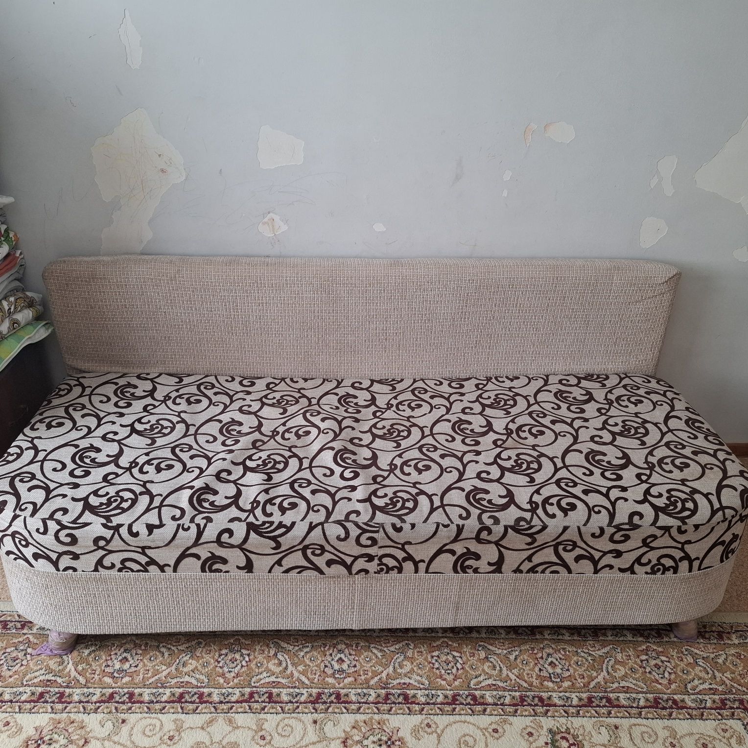 Продается диван.Хорошее состояние.