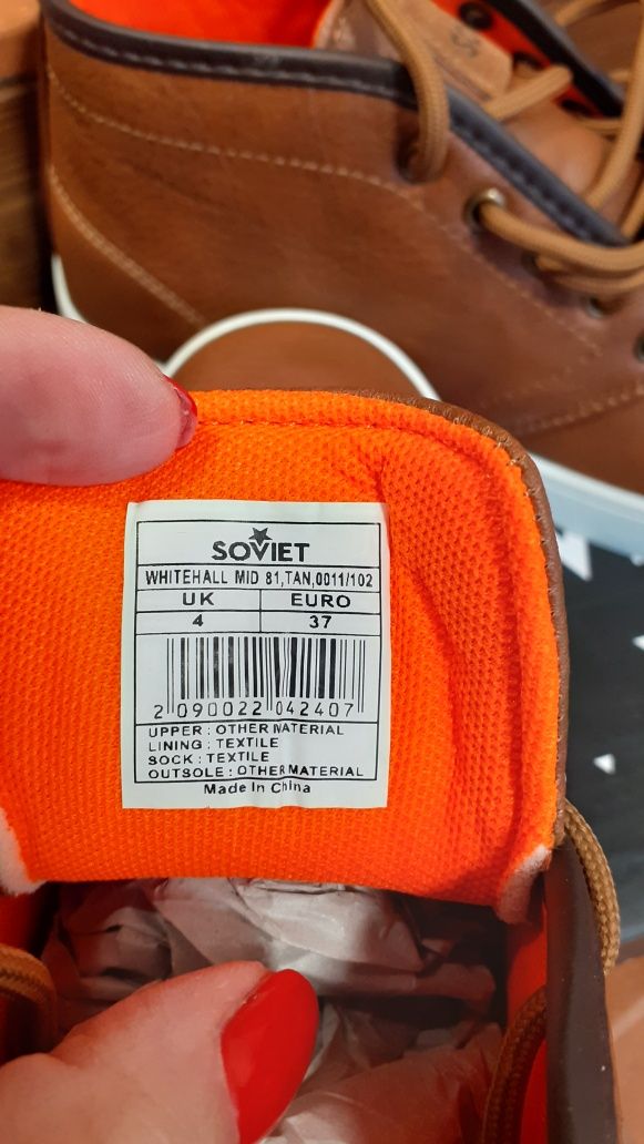 Pantofi inalti Soviet