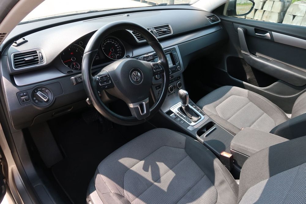 VW Passat B7 2,0 TDI 140 cp Automat