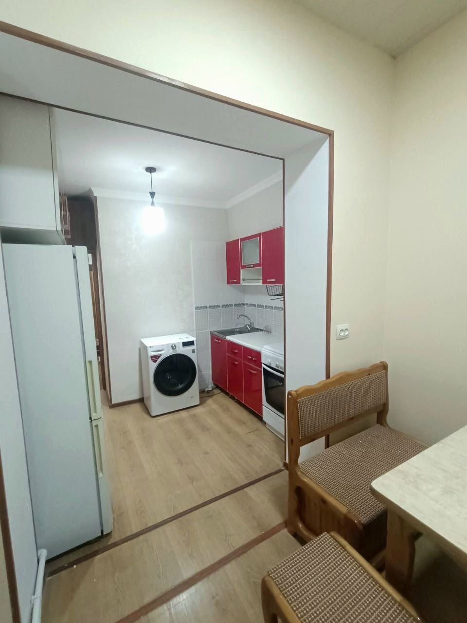 Продаю 1-комн. квартиру (переделана в 2-комн.) На Юнусабаде-4 кв