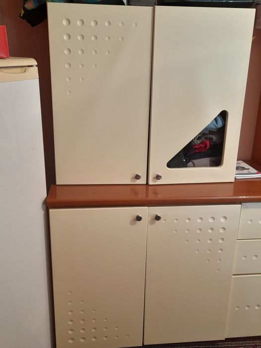Bucătărie second-hand formată din 3 piese în stare foarte bună