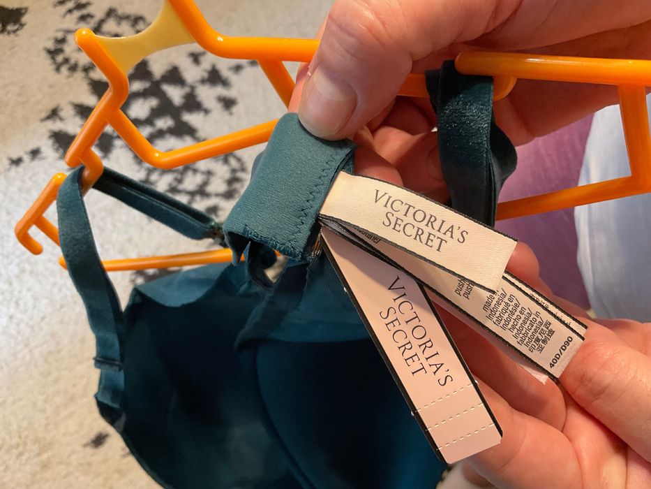 Sutiene Victoria secret originale cu eticheta