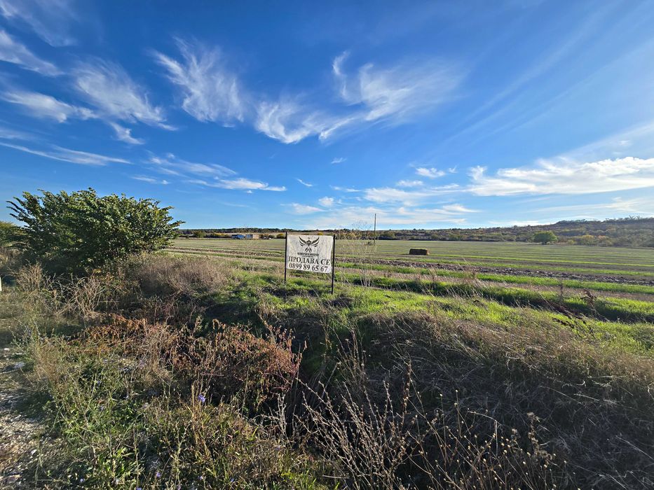 Продавам парцел 7400кв в село Поповица на главен път към Свиленград