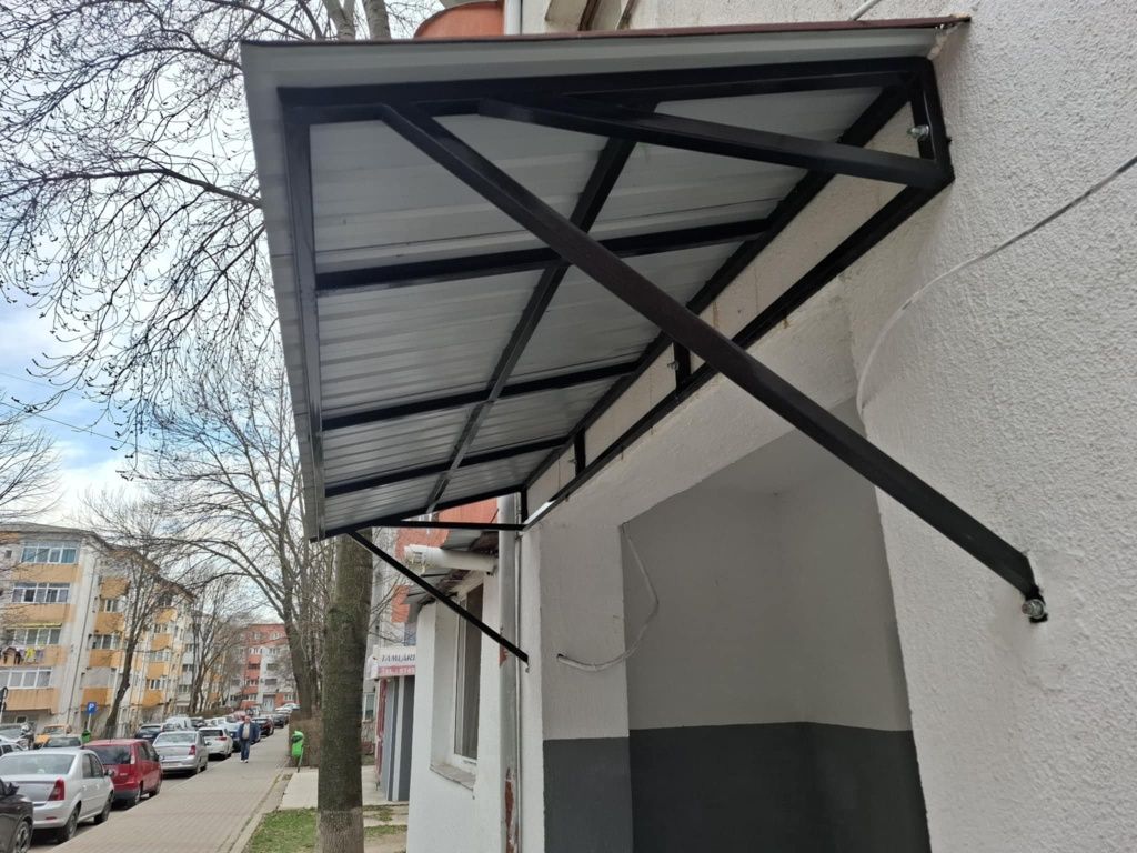 Copertină scară bloc
