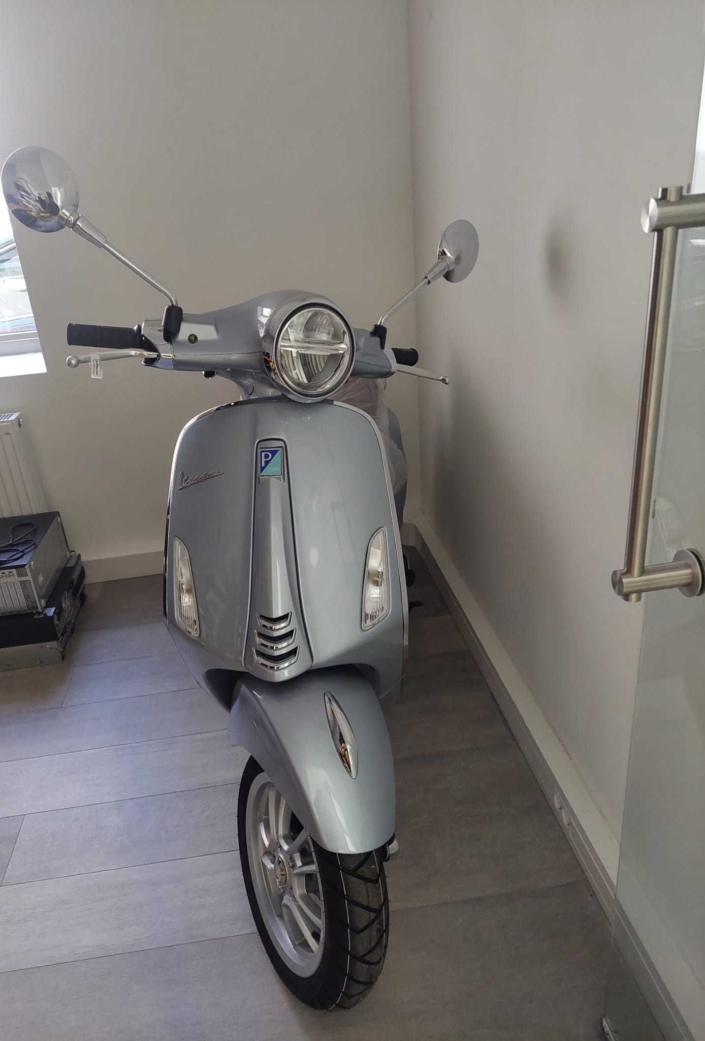 Scuter Vespa Primavera nou