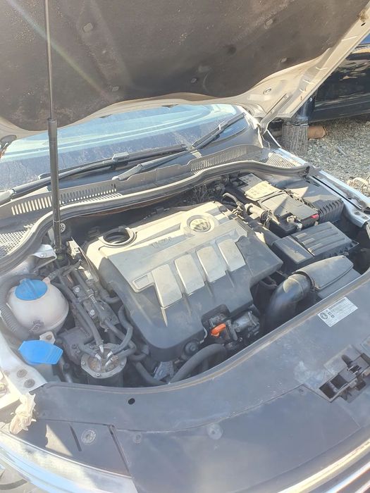 Dezmembrez Vw Passat cc motor 2.0 tdi 140 cp tip cbab trager tragher complet fata completa radiator radiatoare apa clima ac intercooler electroventilator racire ventilator habitaclu brat trapez maneta semnalizare jante interlagos Vw Tiguan dezmembrari