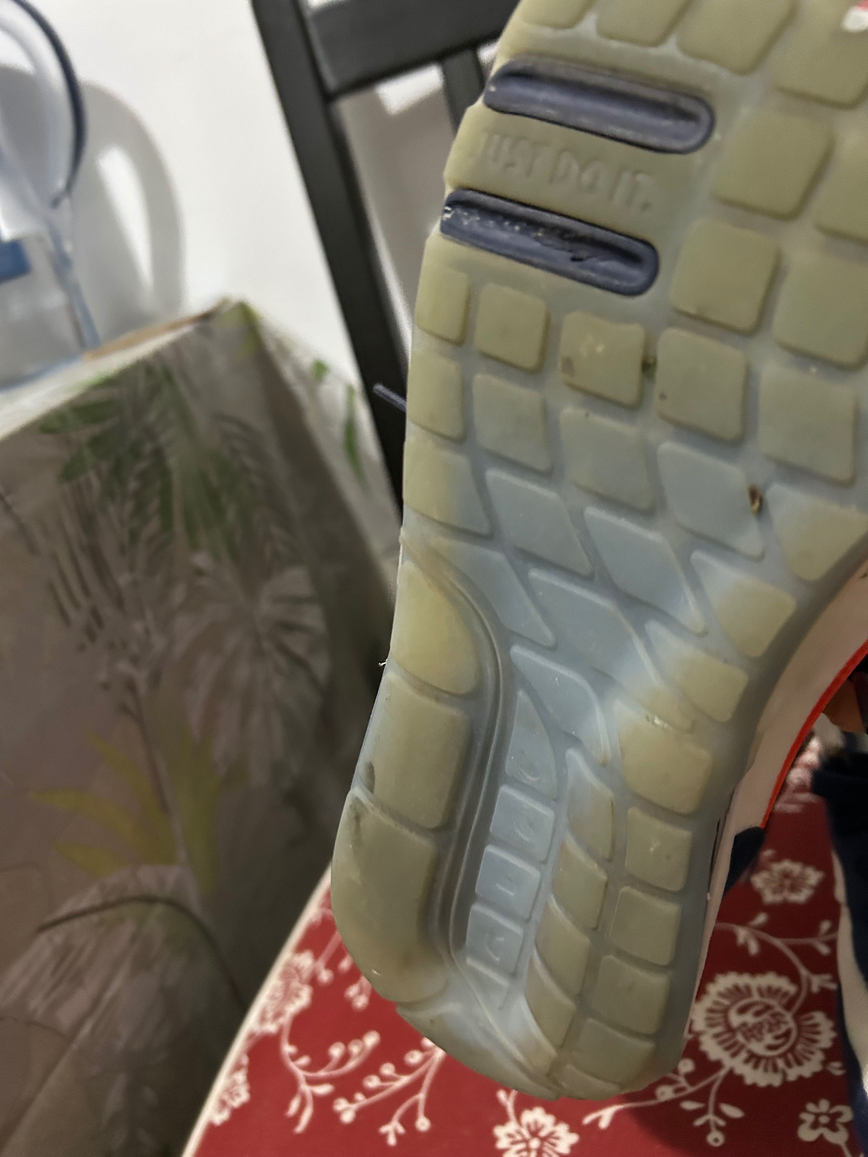 Adidas Nike unisex 40