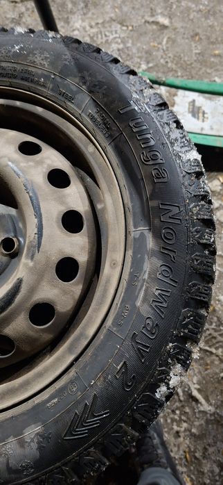 Резина на 14.зимний в отличном состояний